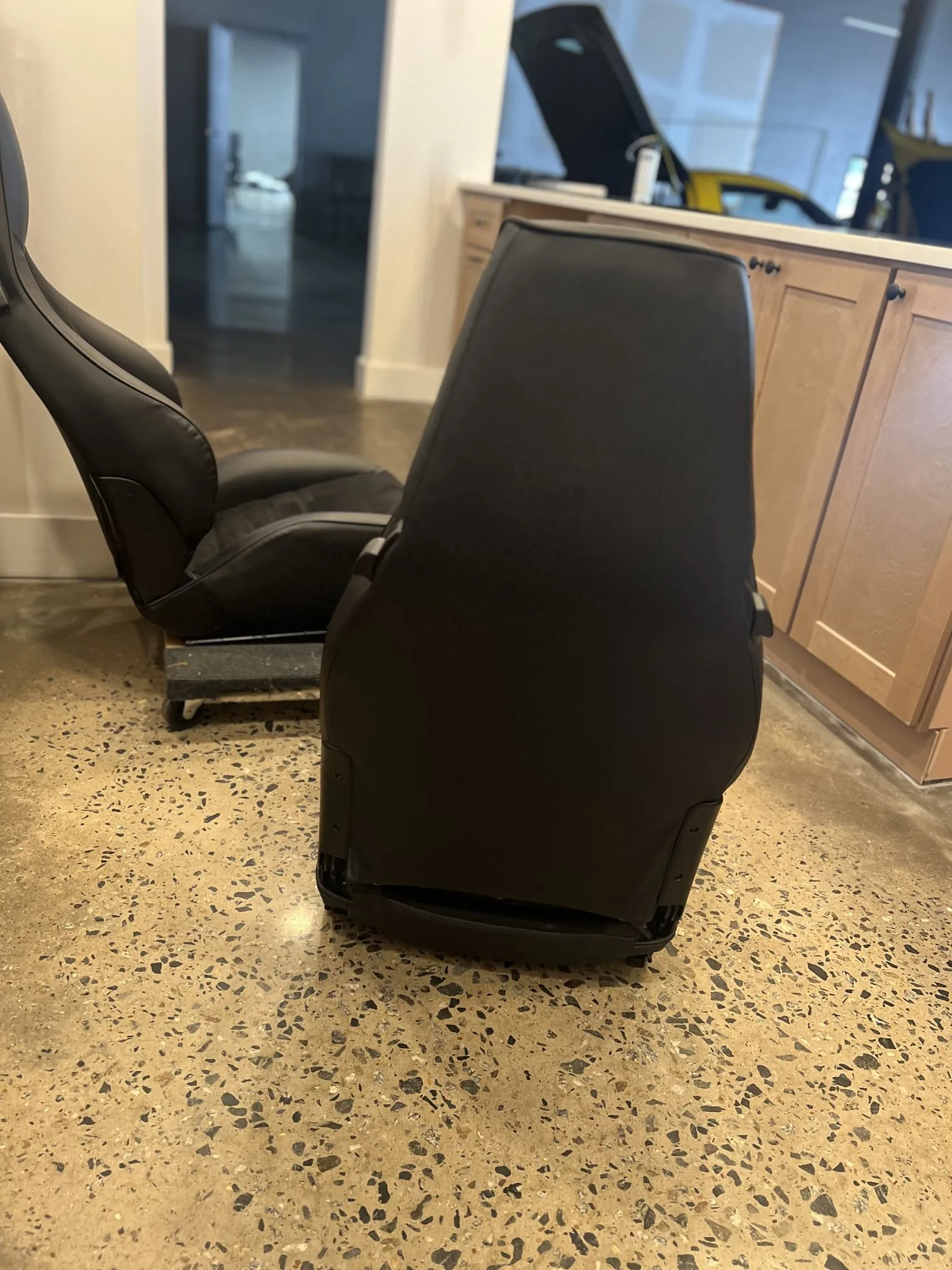 Recaro Sport Seats – Refreshed Black Leather & Alcantara – Bild 4