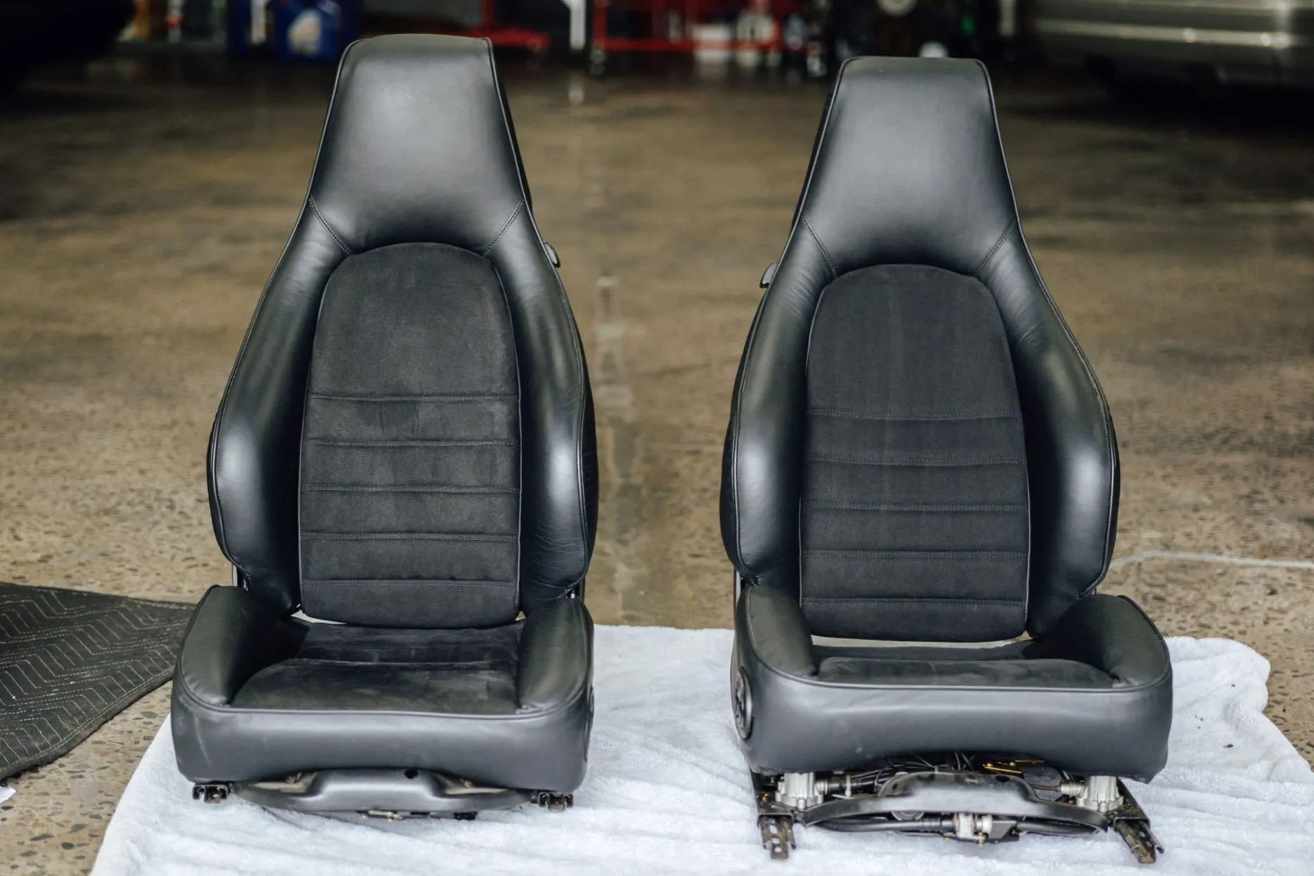 Recaro Sport Seats – Refreshed Black Leather & Alcantara