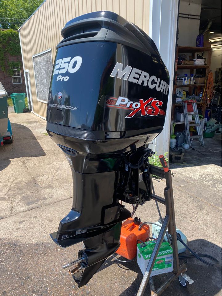 2014 Mercury 250 HP Optimax Pro XS 2-Stroke 25″ Shaft
